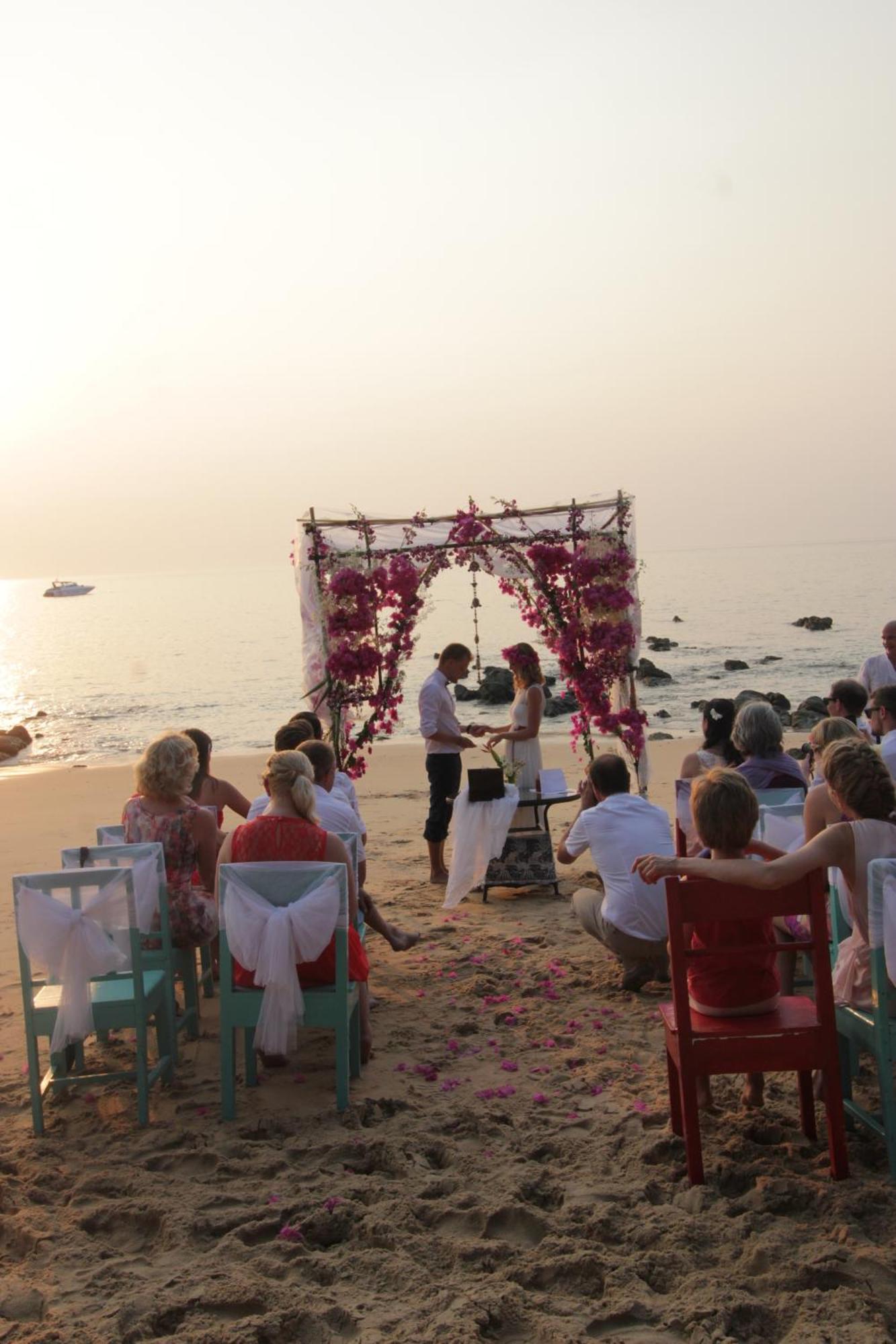 Heaven Beach Resort & Art Koh Phayam Exterior foto